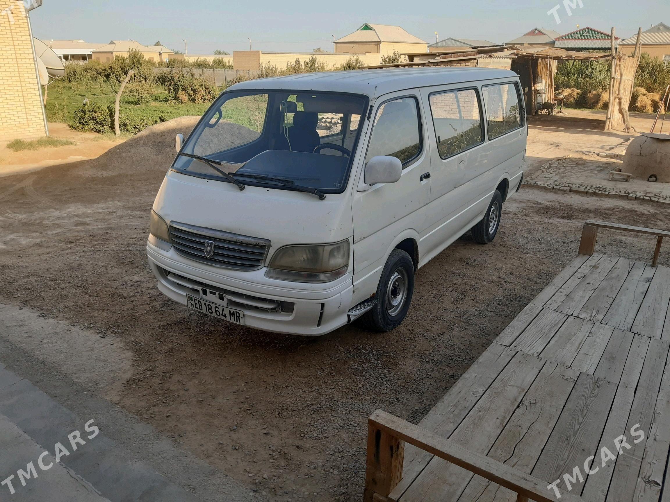 Toyota Hiace 2005 - 65 000 TMT - Мары - img 5