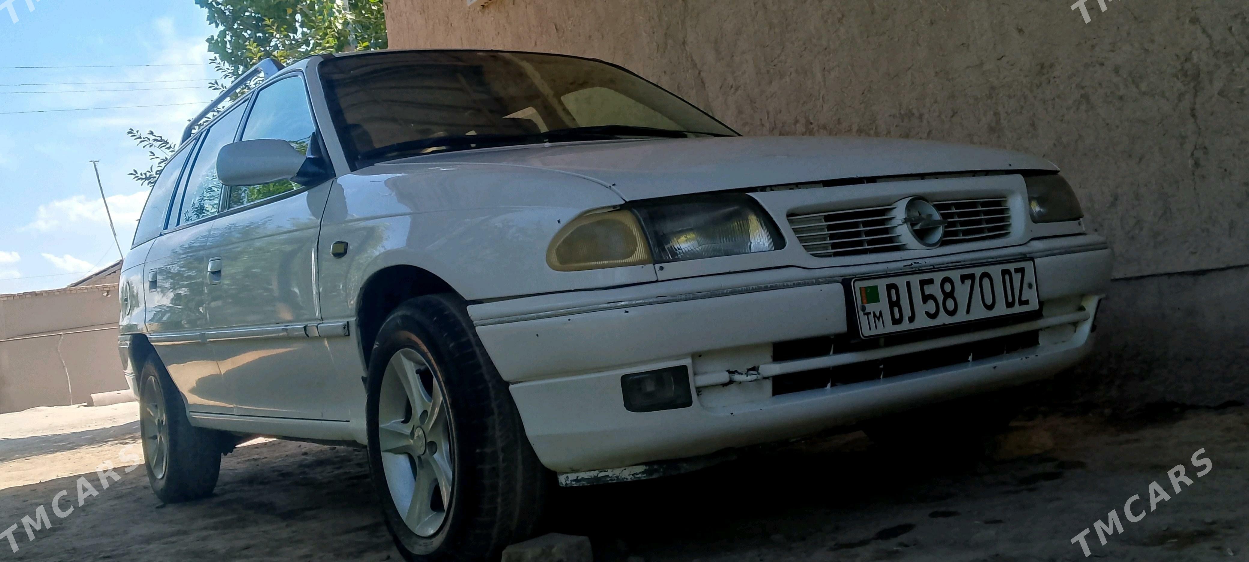 Opel Astra 1997 - 55 000 TMT - Губадаг - img 2