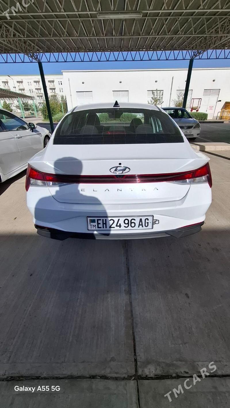 Hyundai Elantra 2022 - 240 000 TMT - Köşi - img 5