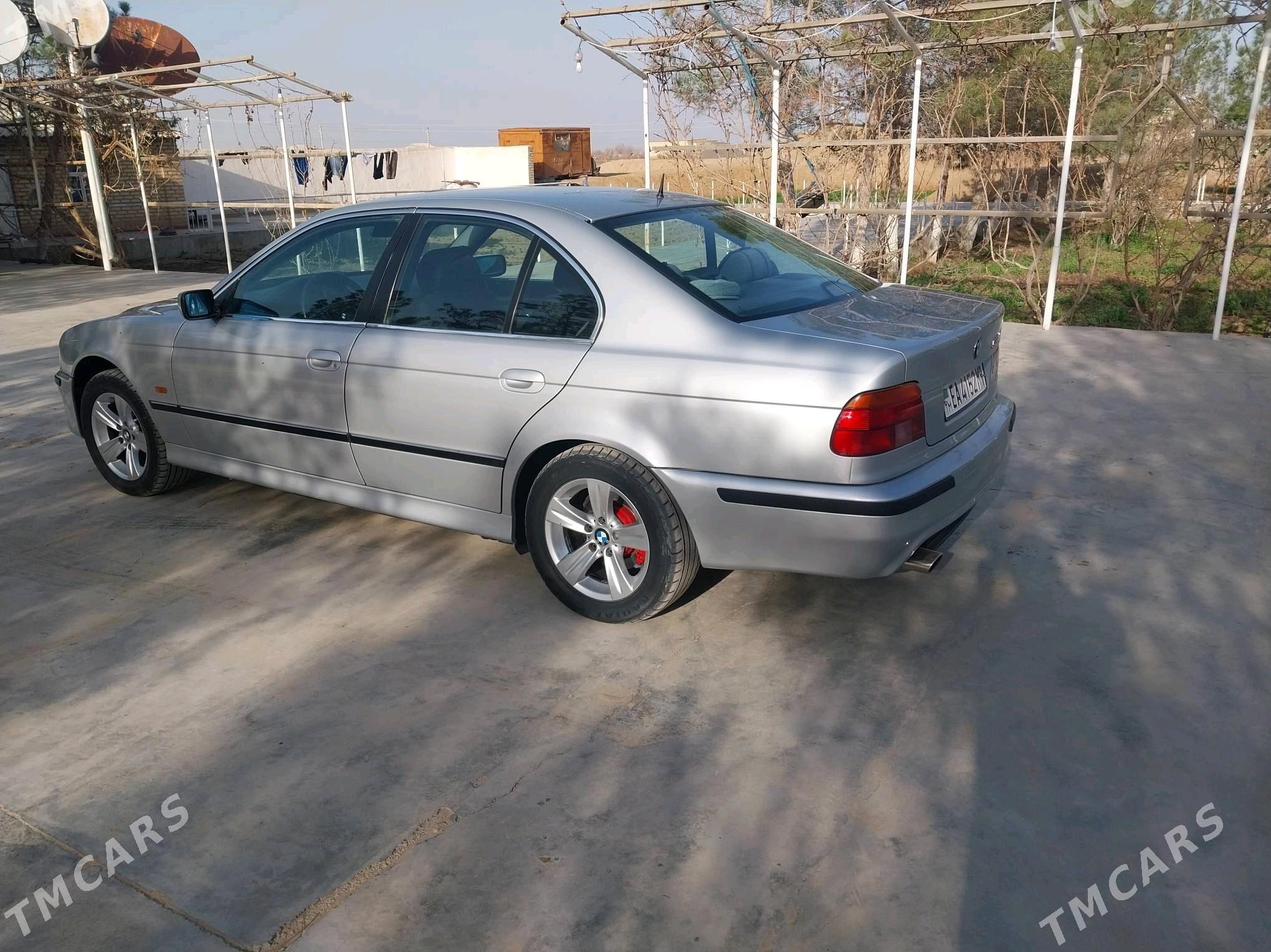 BMW 525 2000 - 125 000 TMT - Векильбазар - img 5