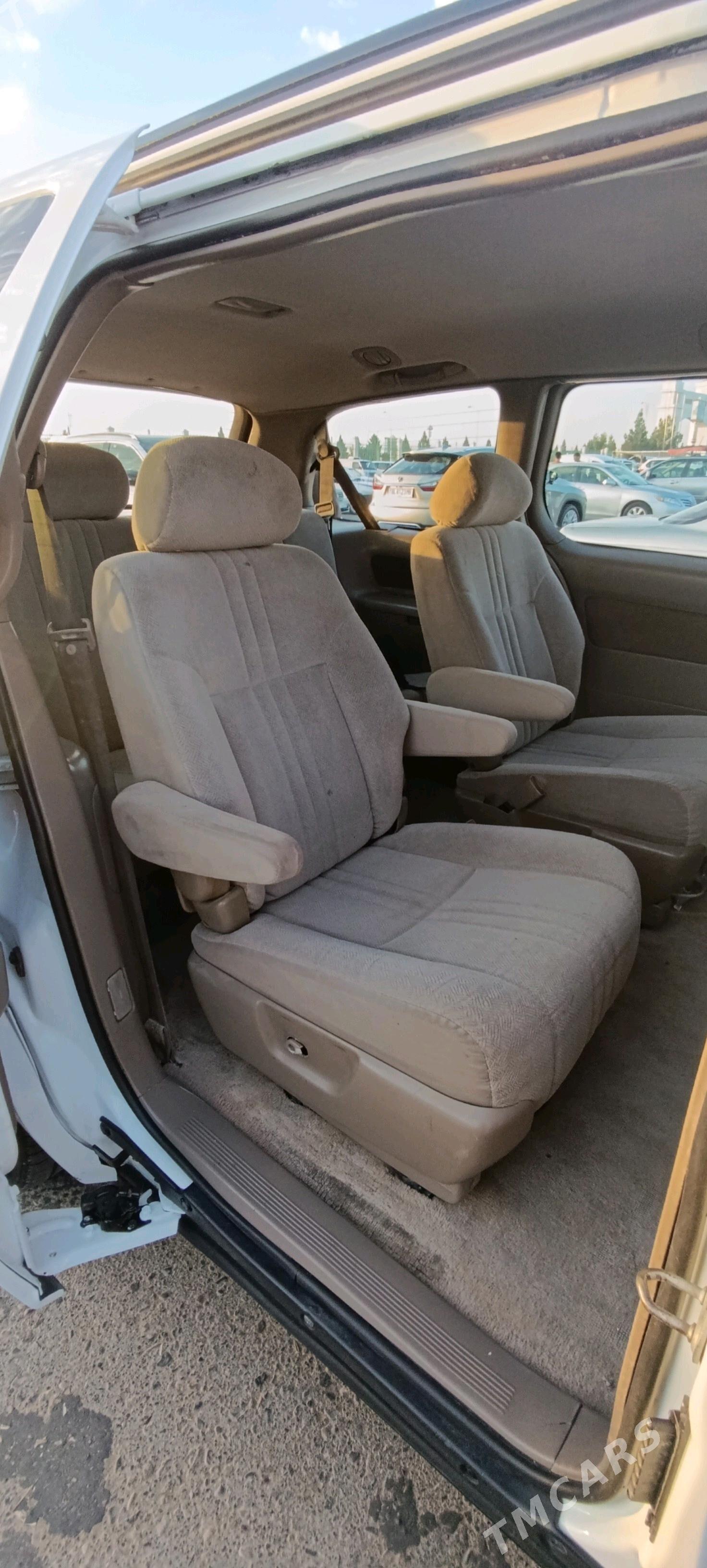Toyota Sienna 2003 - 160 000 TMT - Векильбазар - img 8