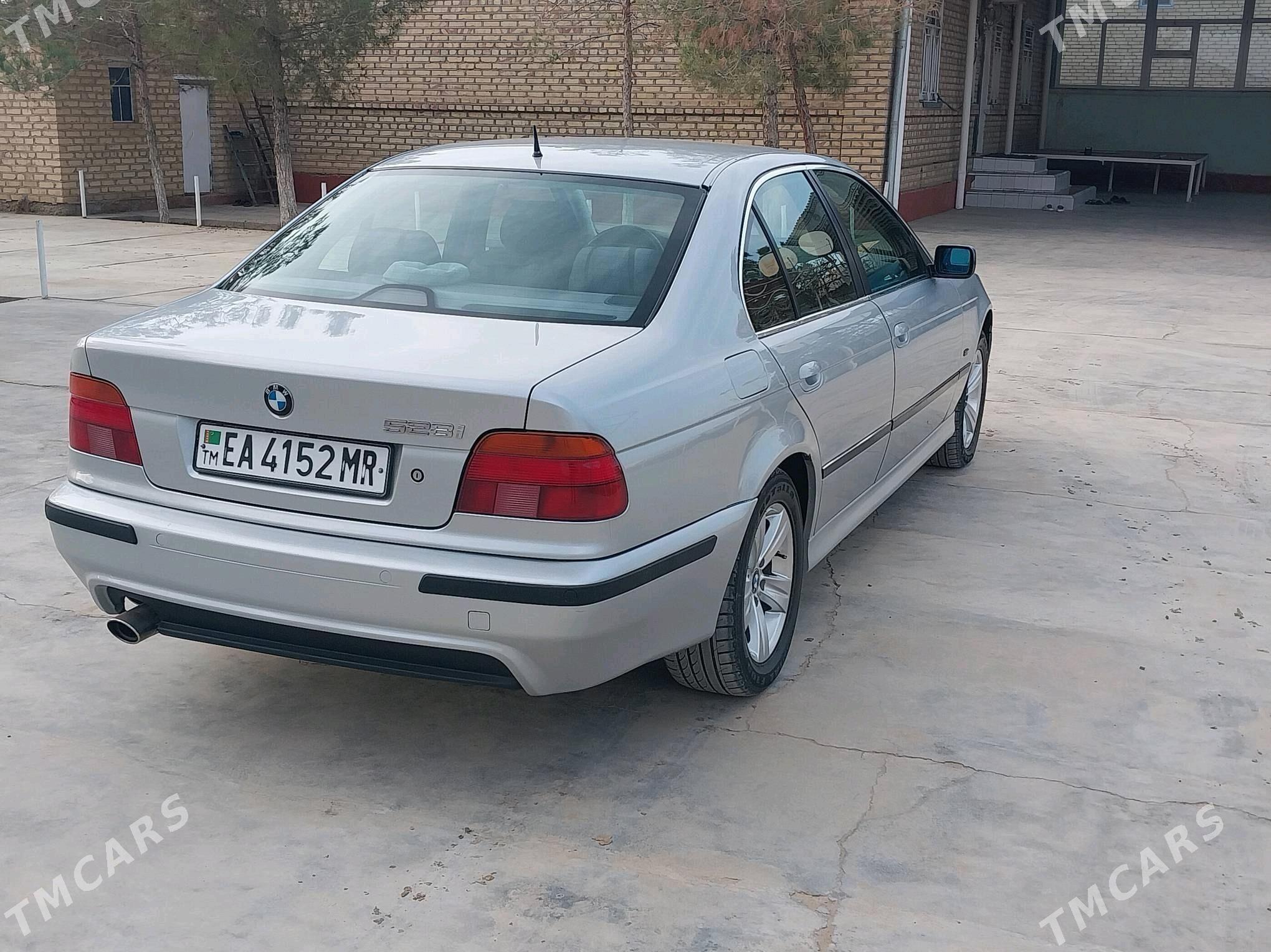 BMW 525 2000 - 125 000 TMT - Векильбазар - img 8