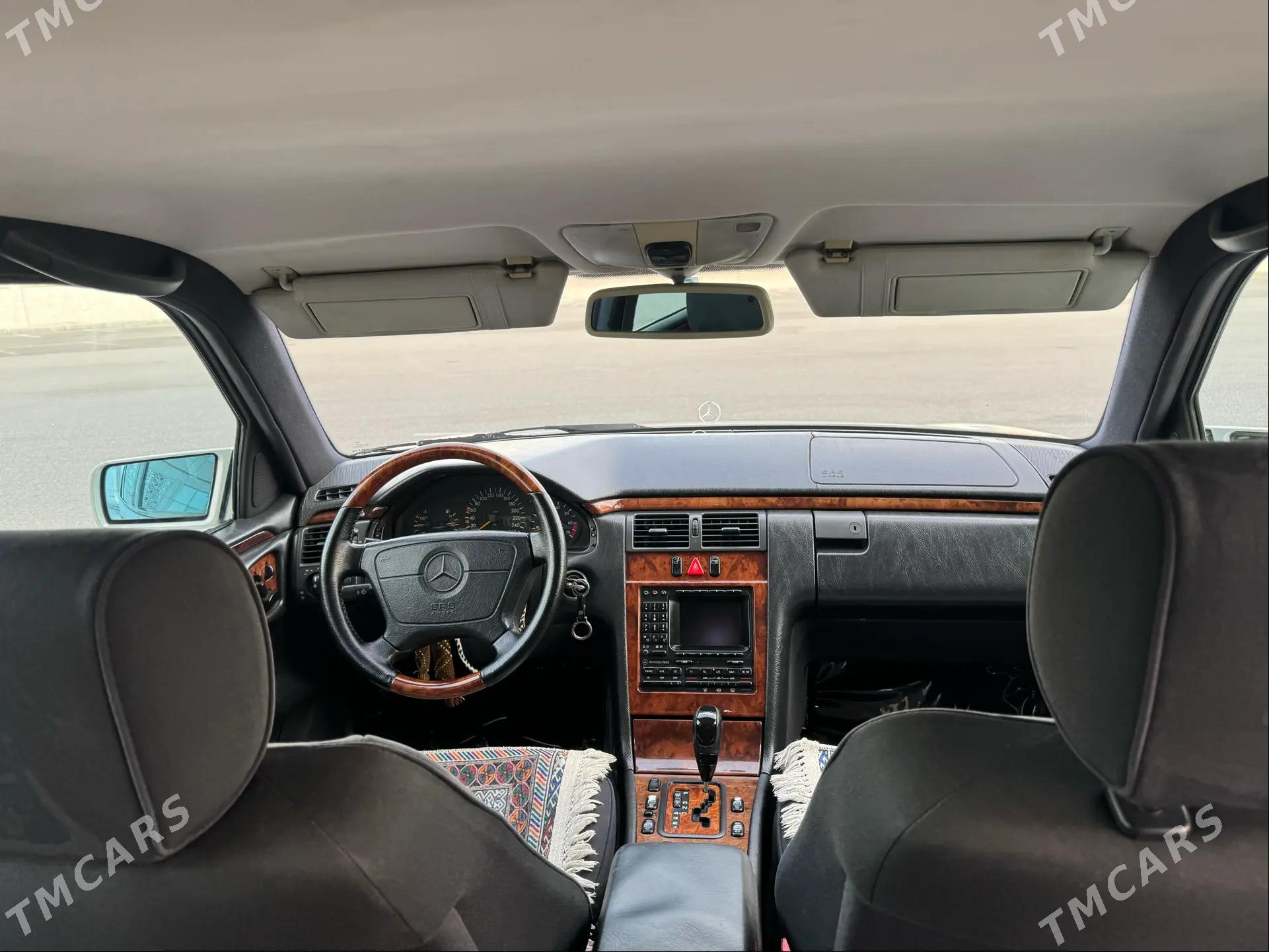 Mercedes-Benz E320 1998 - 120 000 TMT - Балканабат - img 2
