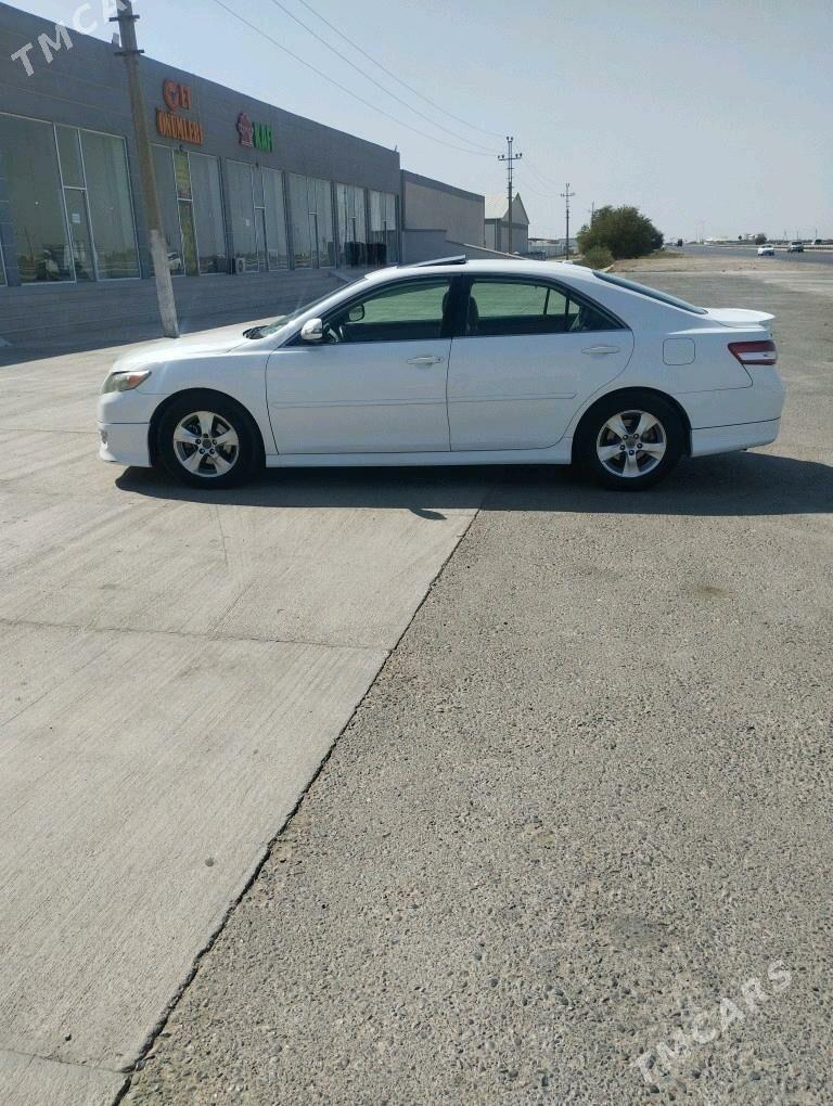 Toyota Camry 2010 - 170 000 TMT - Baýramaly - img 2
