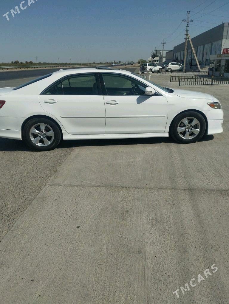 Toyota Camry 2010 - 170 000 TMT - Baýramaly - img 3