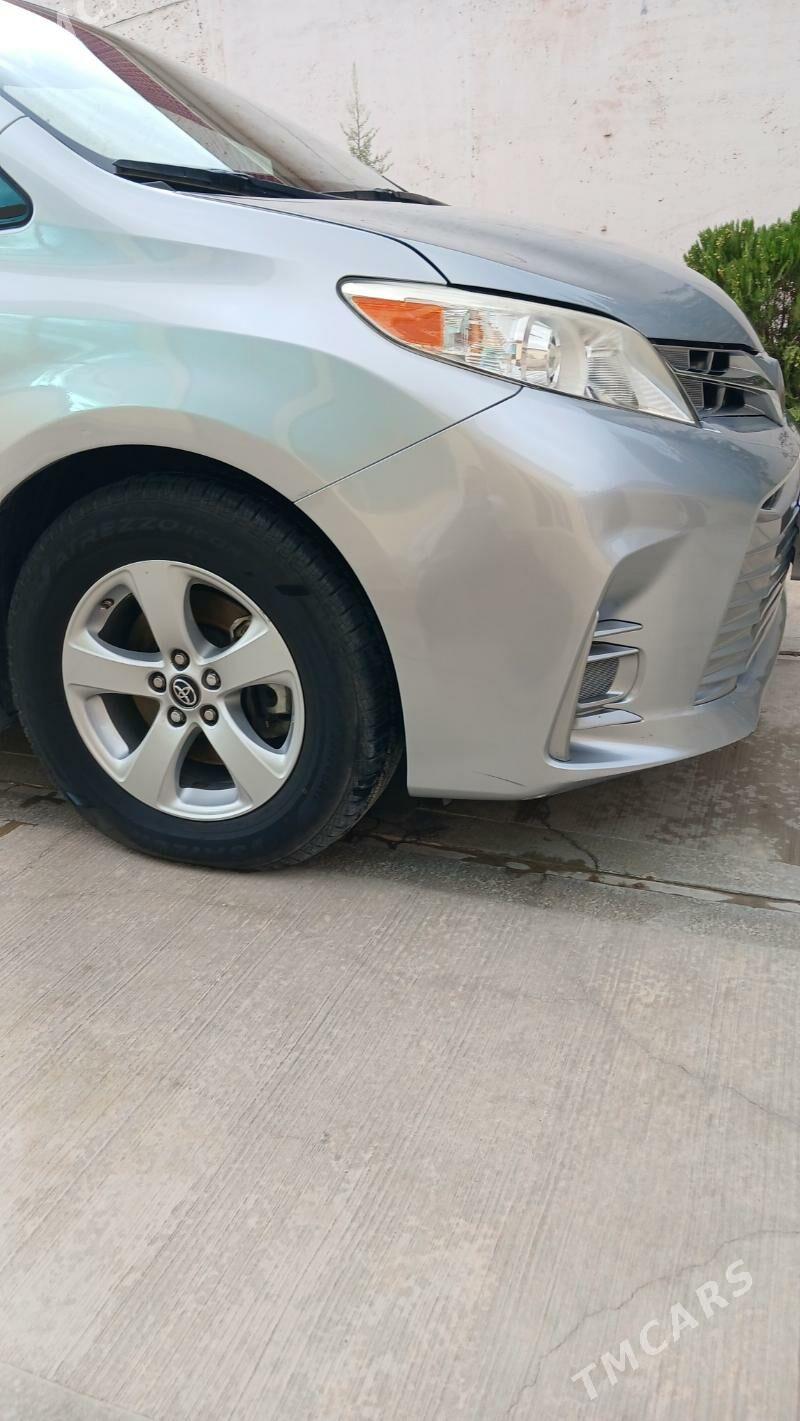 Toyota Sienna 2019 - 460 000 TMT - Балканабат - img 2