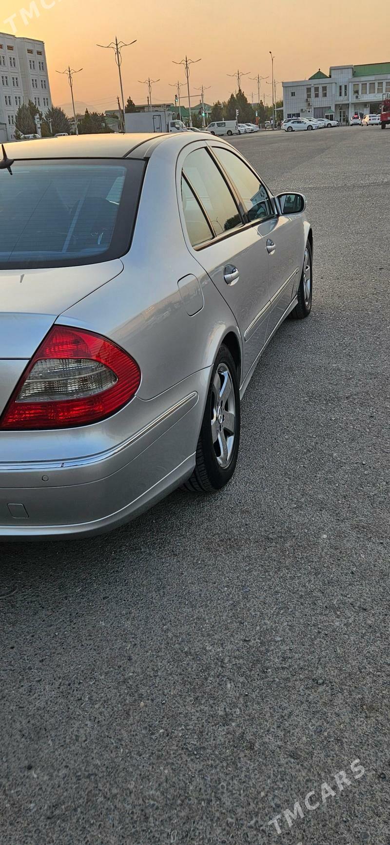 Mercedes-Benz E320 2003 - 150 000 TMT - Ak bugdaý etraby - img 2