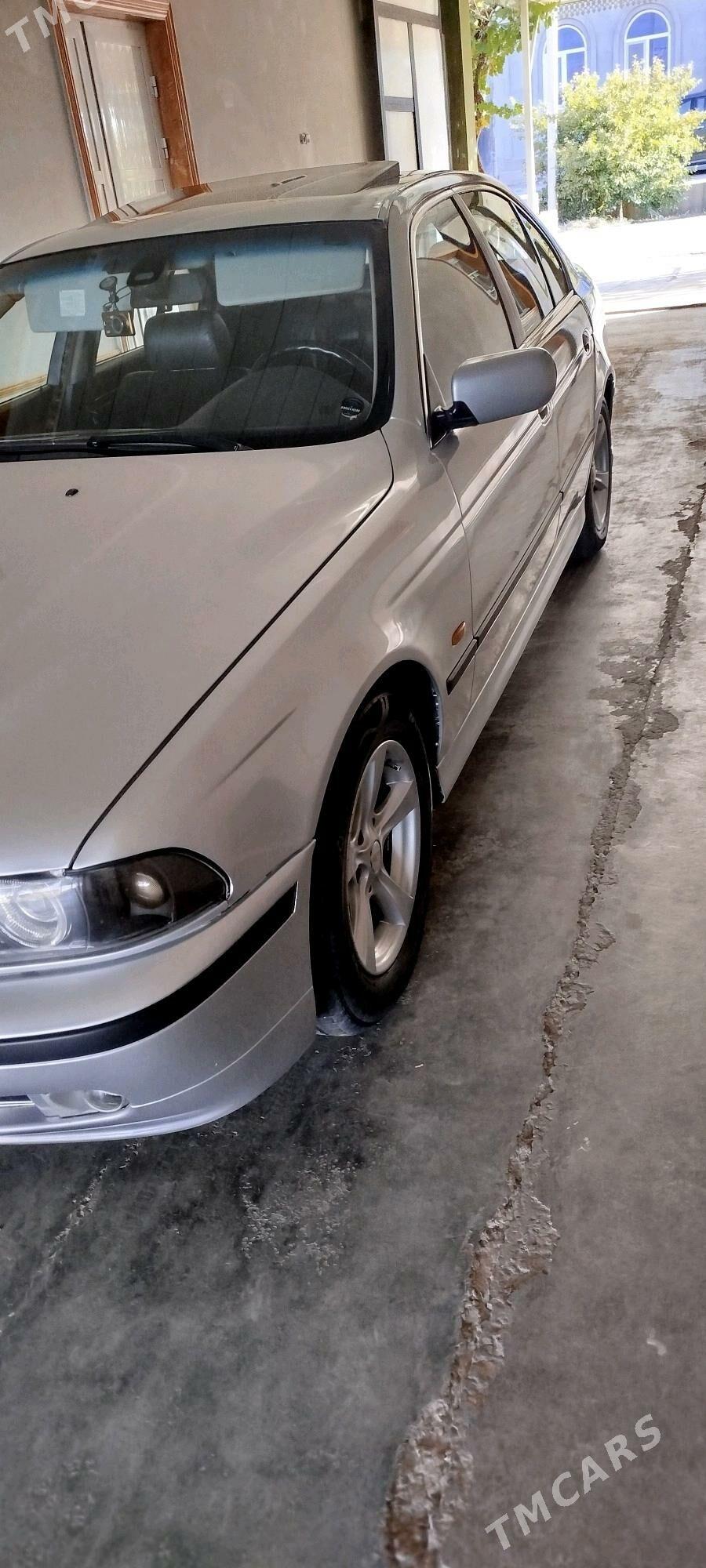 BMW E39 2001 - 130 000 TMT - Чарджоу - img 3
