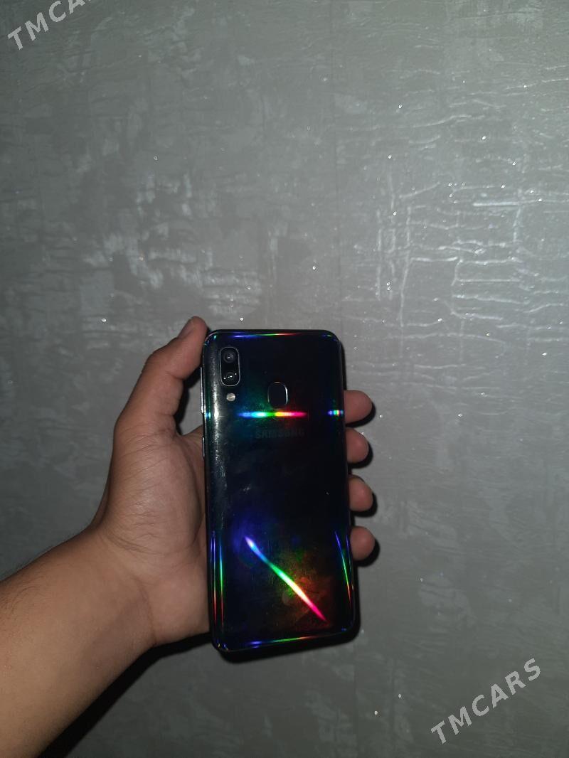 Samsung A40 4/64 - Ашхабад - img 2