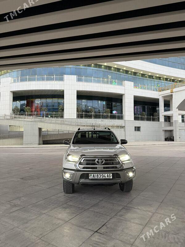 Toyota Hilux 2022 - 624 000 TMT - Aşgabat - img 4