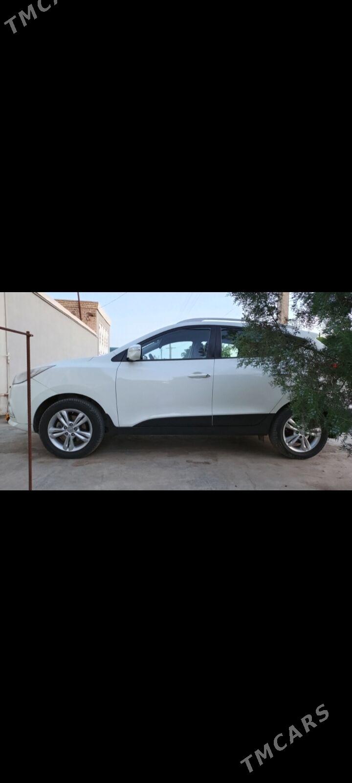 Hyundai Tucson 2011 - 175 000 TMT - Гурбансолтан Едже - img 10