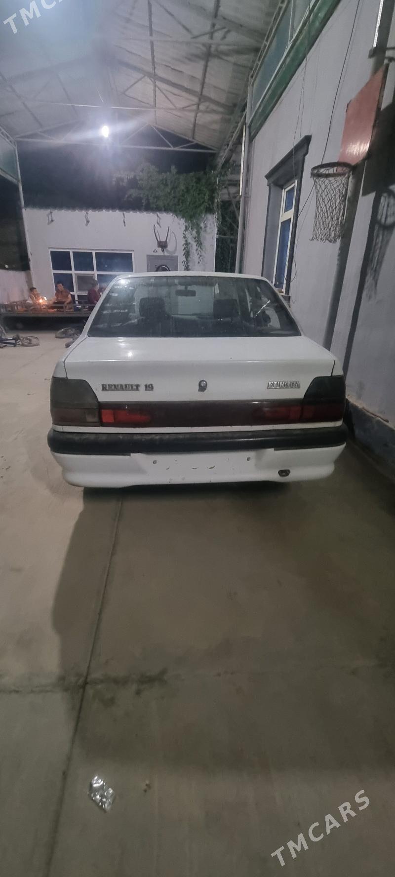 Renault Europa 19 1996 - 11 000 TMT - Ýaşlyk - img 3