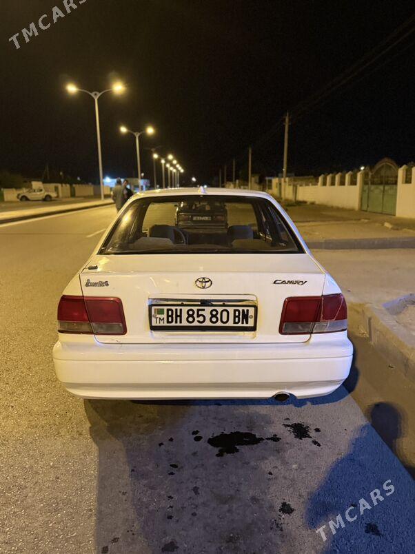 Toyota Camry 1995 - 45 000 TMT - Балканабат - img 3