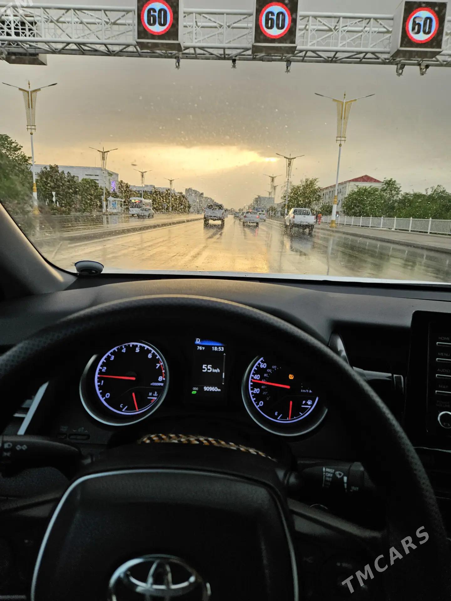 Toyota Camry 2021 - 270 000 TMT - Мары - img 9