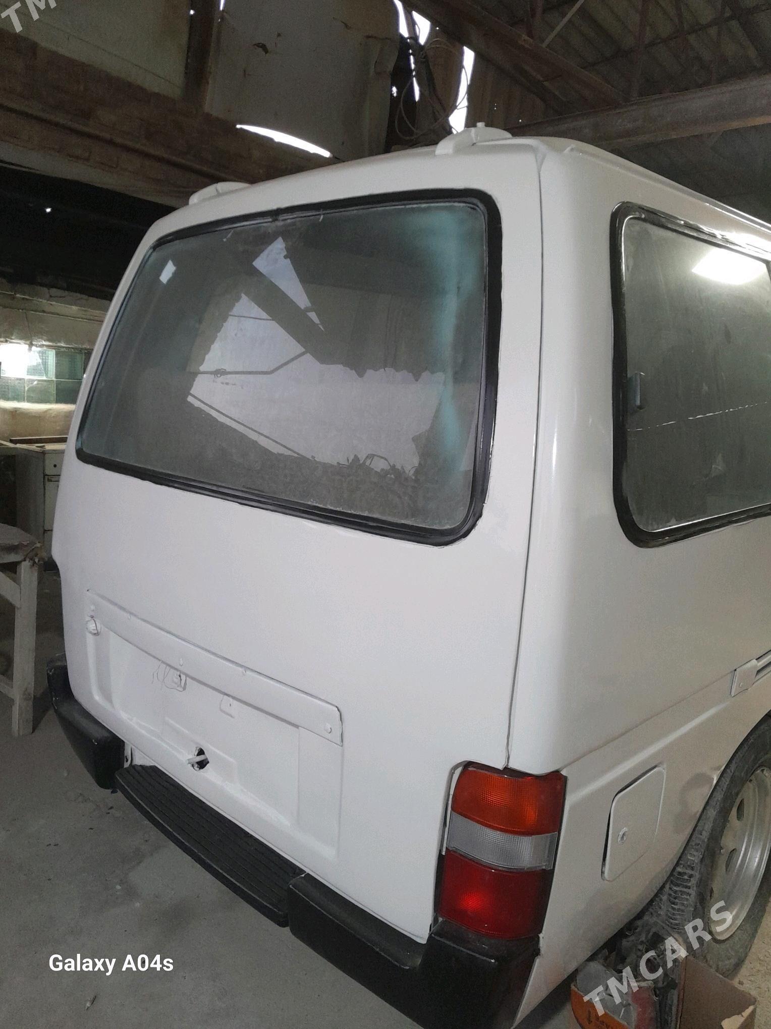 Toyota Hiace 1995 - 55 000 TMT - Теджен - img 2