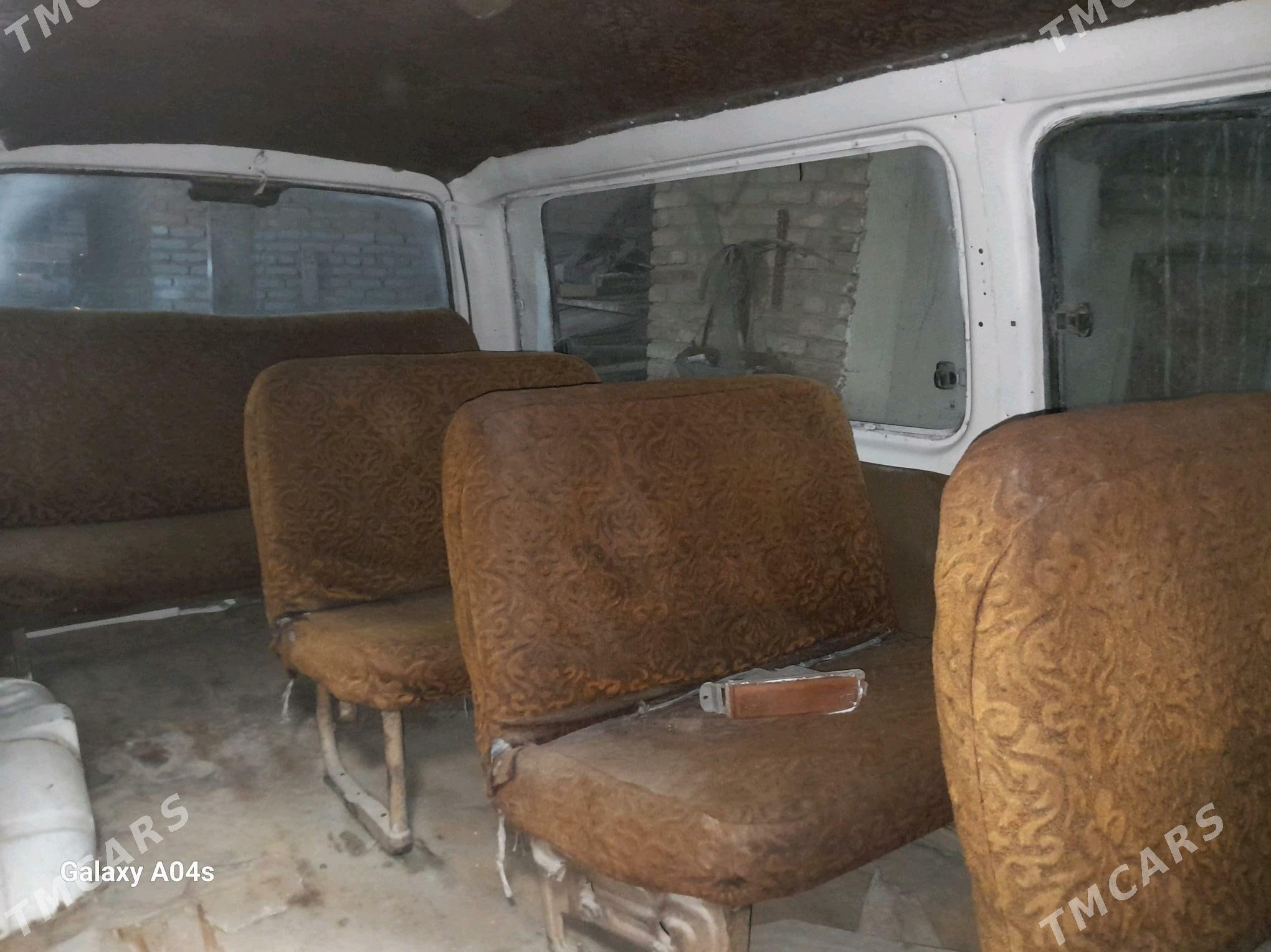 Toyota Hiace 1995 - 55 000 TMT - Теджен - img 3