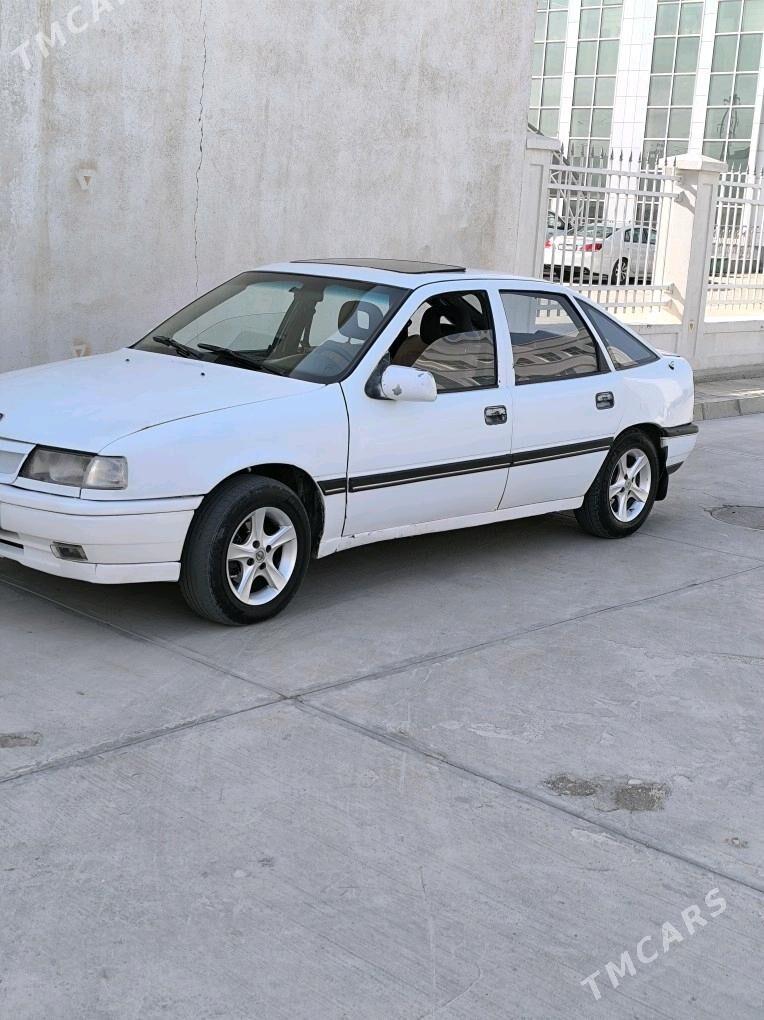 Opel Vectra 1990 - 25 000 TMT - Ак-Бугдайский этрап - img 4