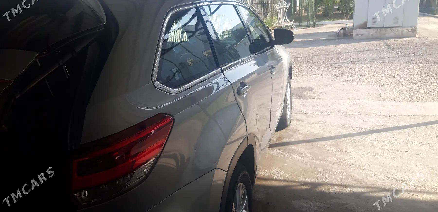 Toyota Highlander 2017 - 390 000 TMT - Мургап - img 8