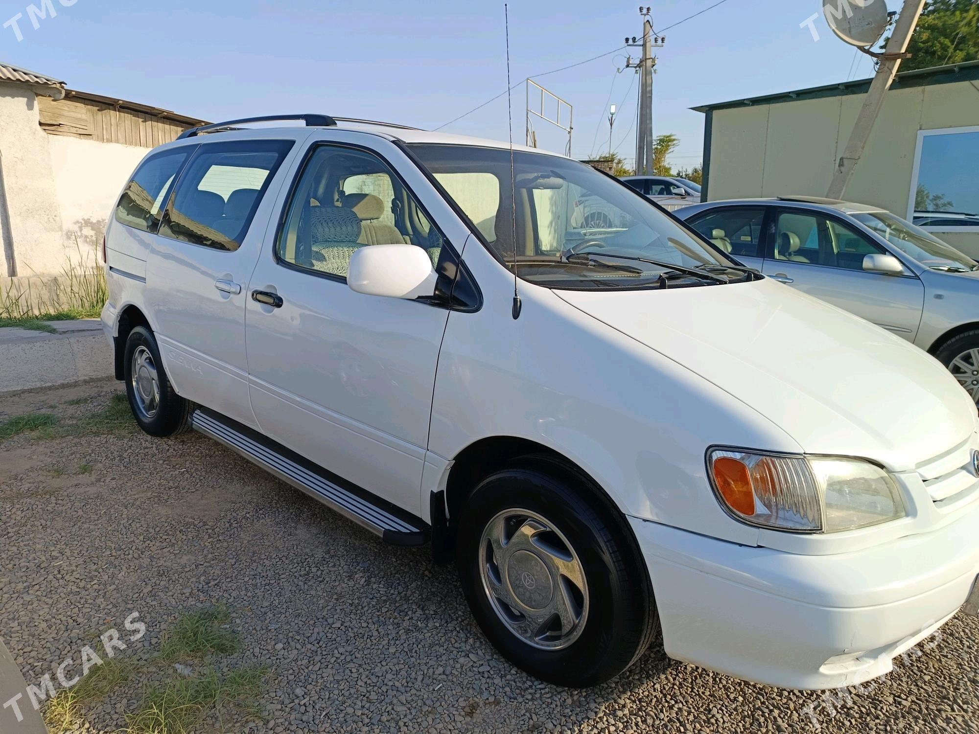 Toyota Sienna 2002 - 150 000 TMT - Мары - img 2