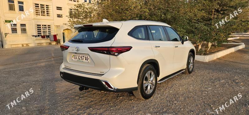 Toyota Highlander 2022 - 600 000 TMT - Ашхабад - img 4
