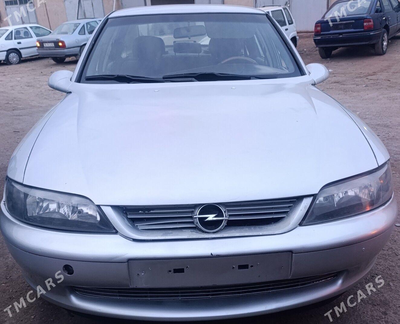 Opel Vectra 1998 - 40 000 TMT - Губадаг - img 2