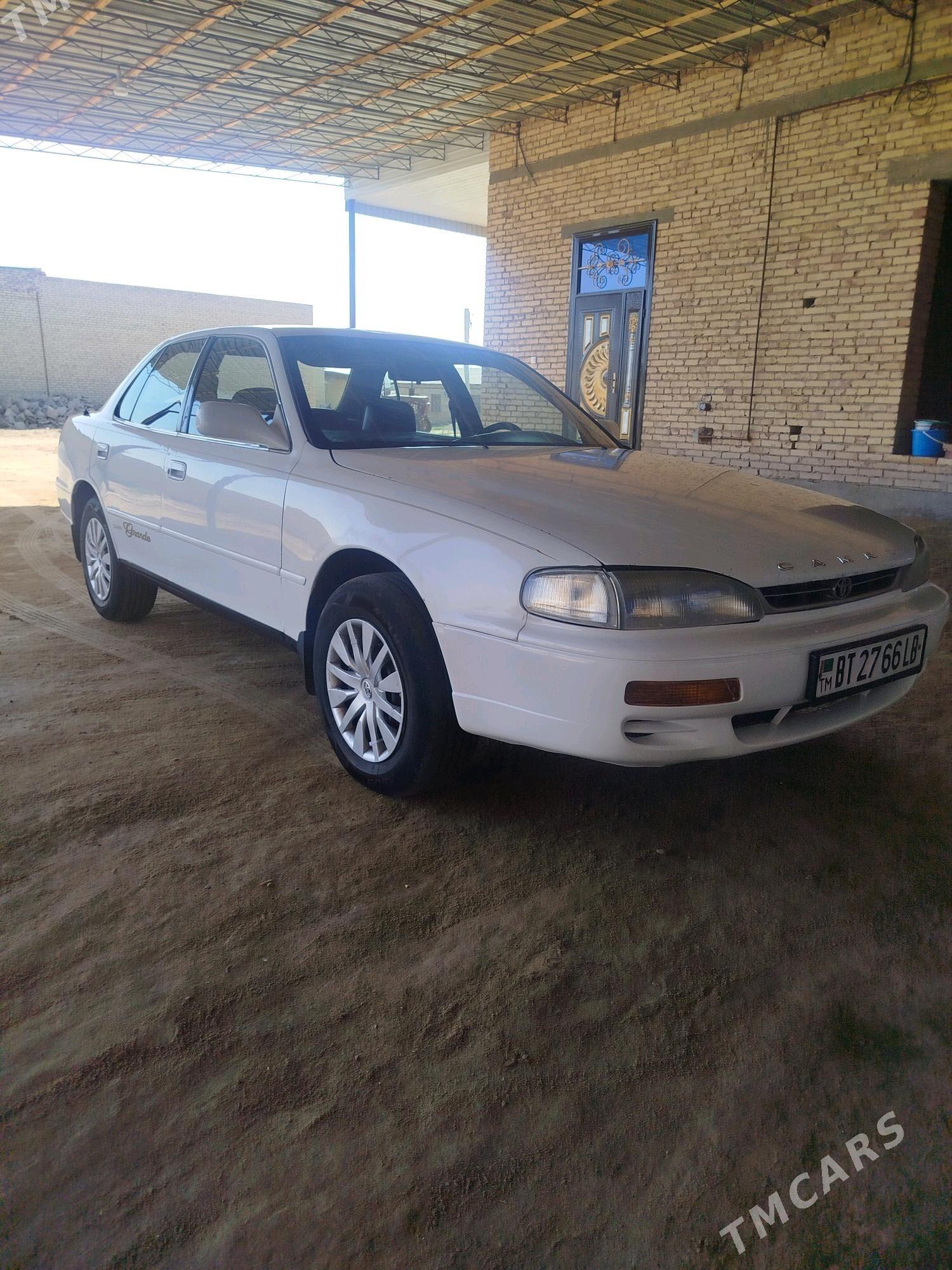 Toyota Camry 1995 - 95 000 TMT - Саят - img 3
