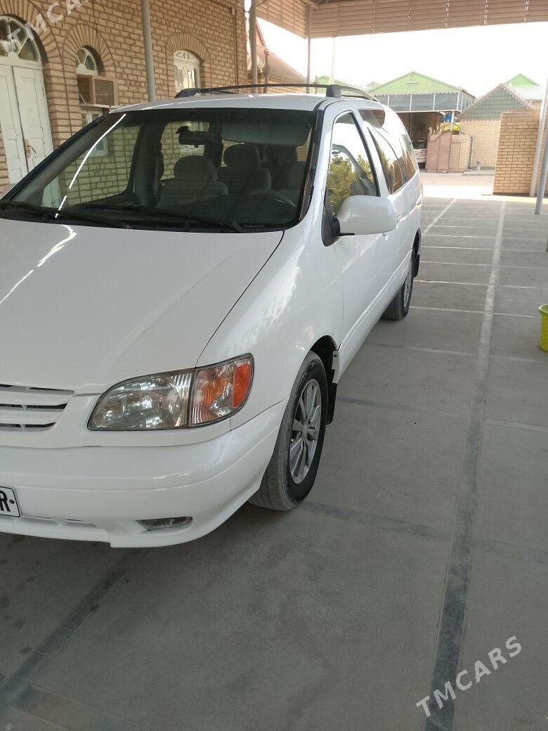 Toyota Sienna 2001 - 155 000 TMT - Мары - img 3