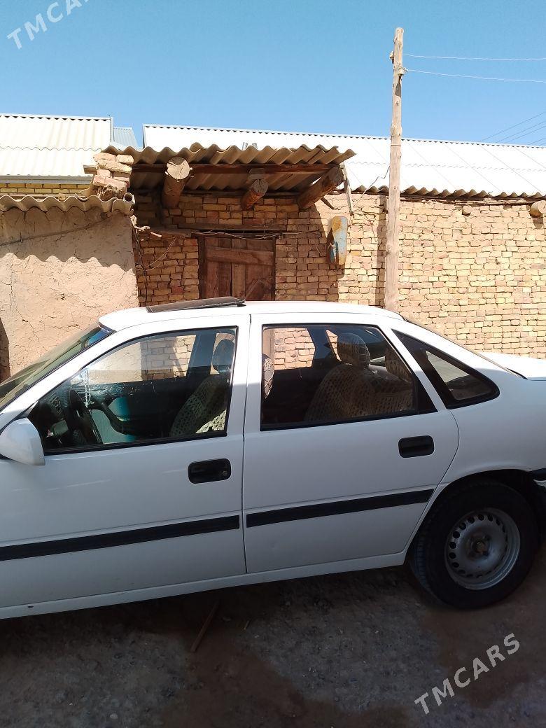 Opel Vectra 1991 - 40 000 TMT - Мургап - img 3
