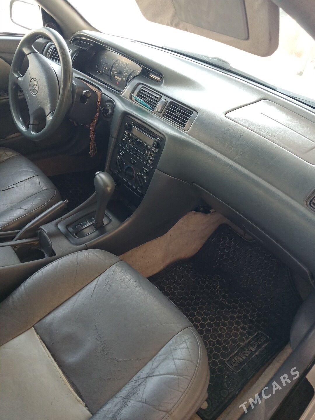 Toyota Camry 2000 - 130 000 TMT - Мары - img 2