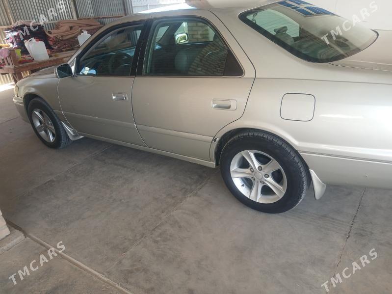 Toyota Camry 2000 - 130 000 TMT - Мары - img 3