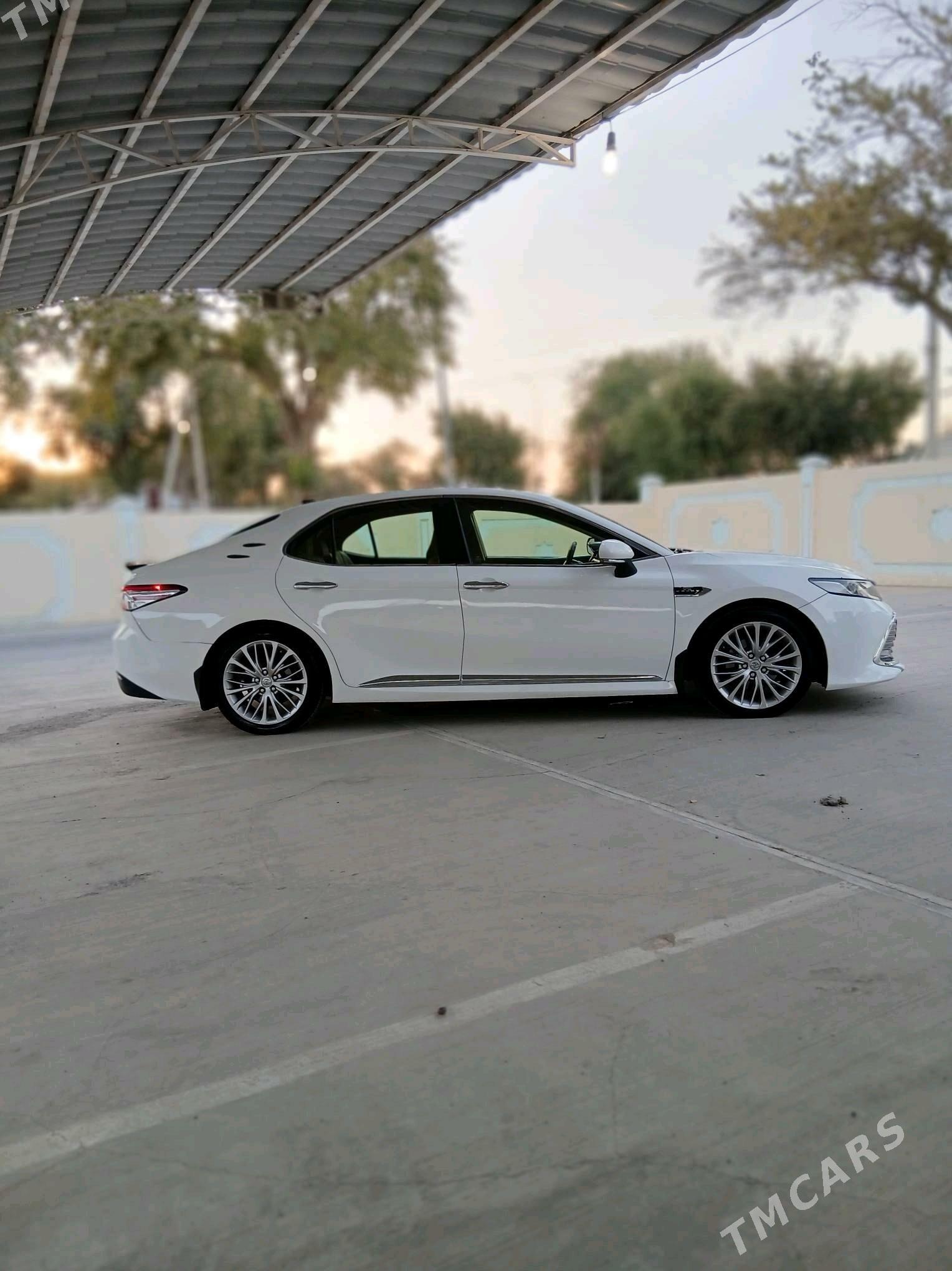 Toyota Camry Hybrid 2018 - 240 000 TMT - Байрамали - img 4