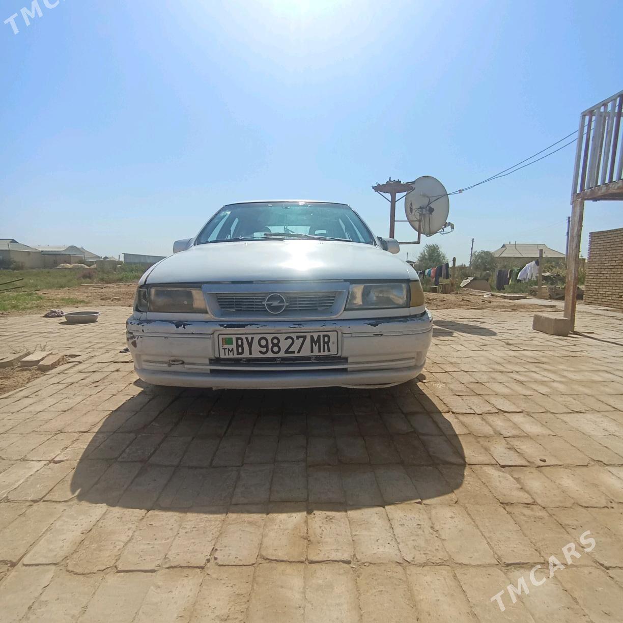 Opel Vectra 1990 - 13 000 TMT - Мары - img 2