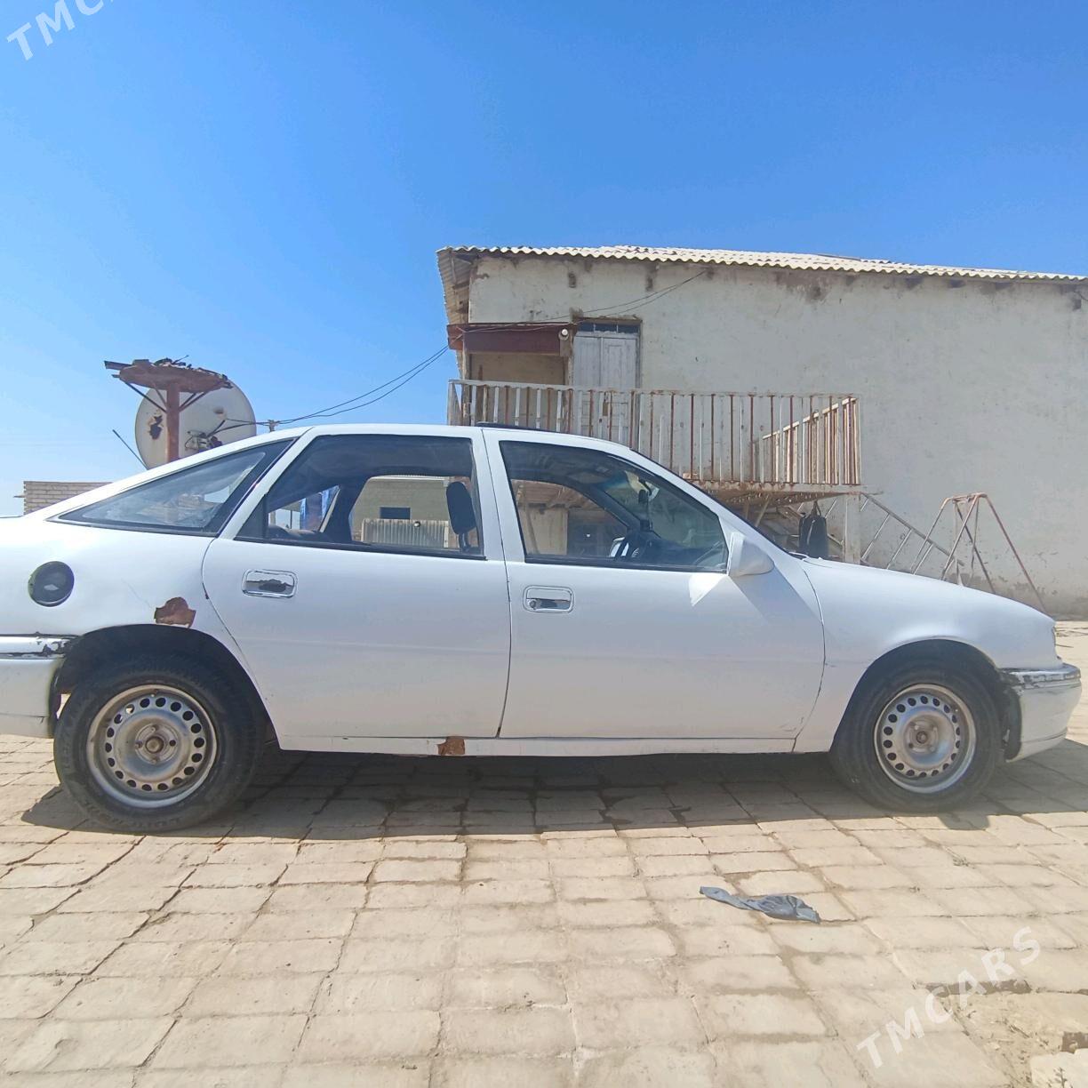 Opel Vectra 1990 - 13 000 TMT - Мары - img 3