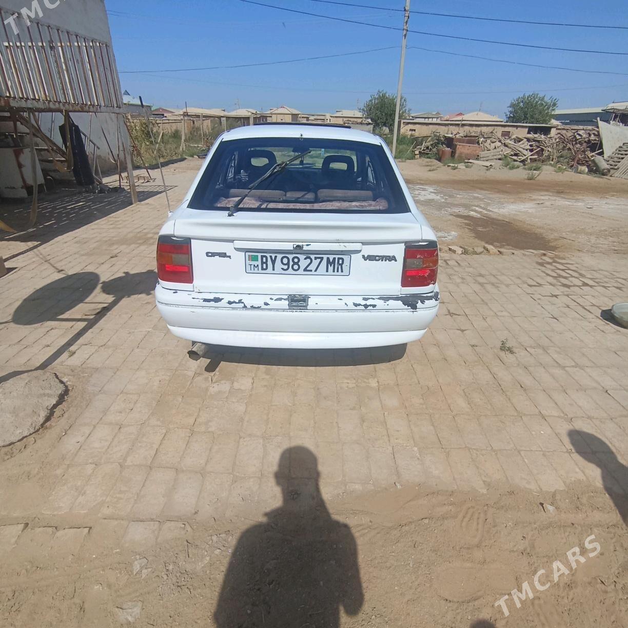 Opel Vectra 1990 - 13 000 TMT - Мары - img 4