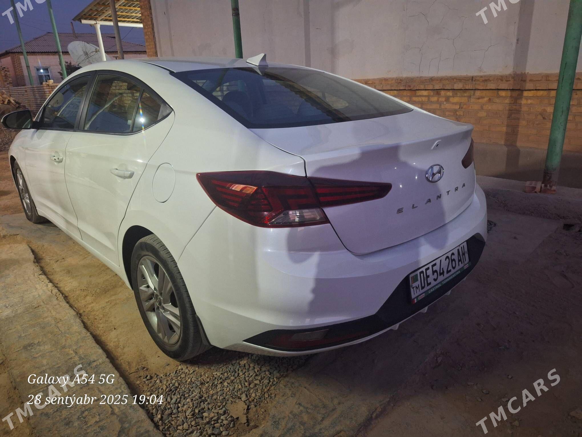 Hyundai Elantra 2020 - 230 000 TMT - Мары - img 4