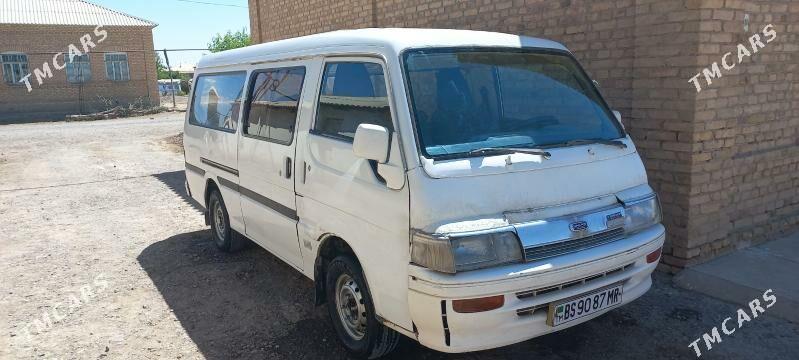 Toyota Hiace 2003 - 40 000 TMT - Мары - img 4
