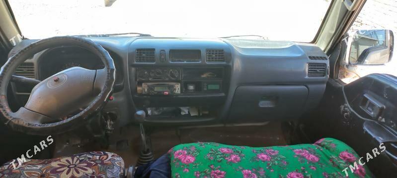 Toyota Hiace 2003 - 40 000 TMT - Мары - img 2
