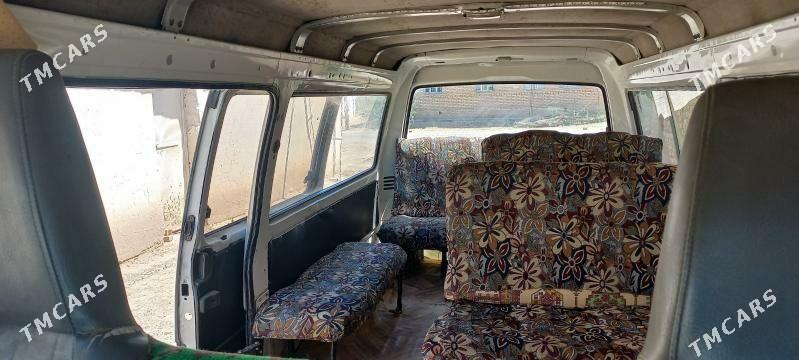 Toyota Hiace 2003 - 40 000 TMT - Мары - img 8