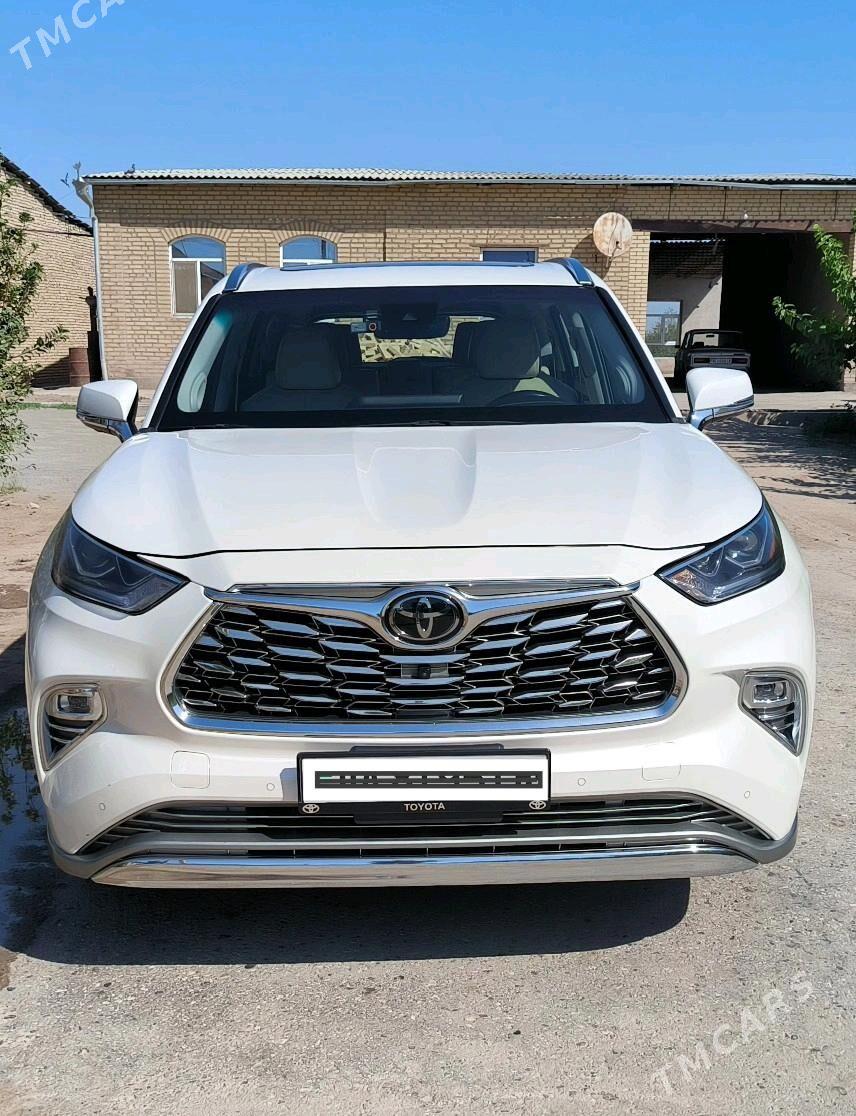 Toyota Highlander 2021 - 670 000 TMT - Сакар - img 4