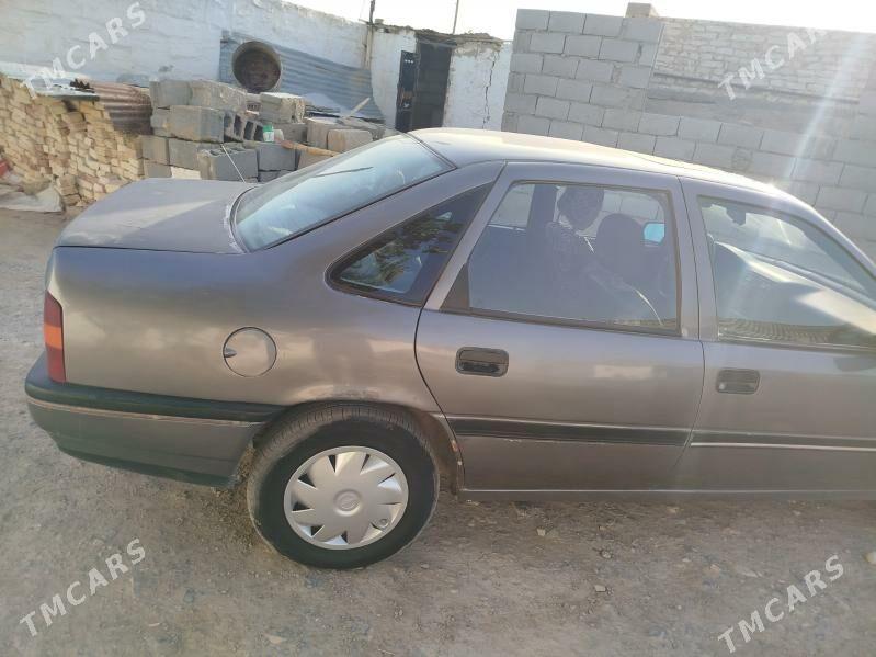 Opel Vectra 1990 - 30 000 TMT - Gyzylarbat - img 7