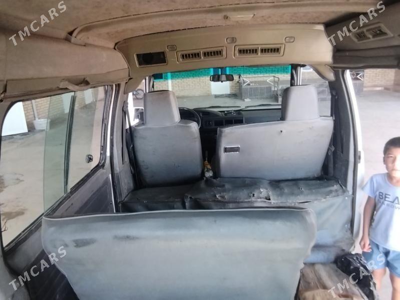 Toyota Hiace 2001 - 80 000 TMT - Ёлётен - img 5