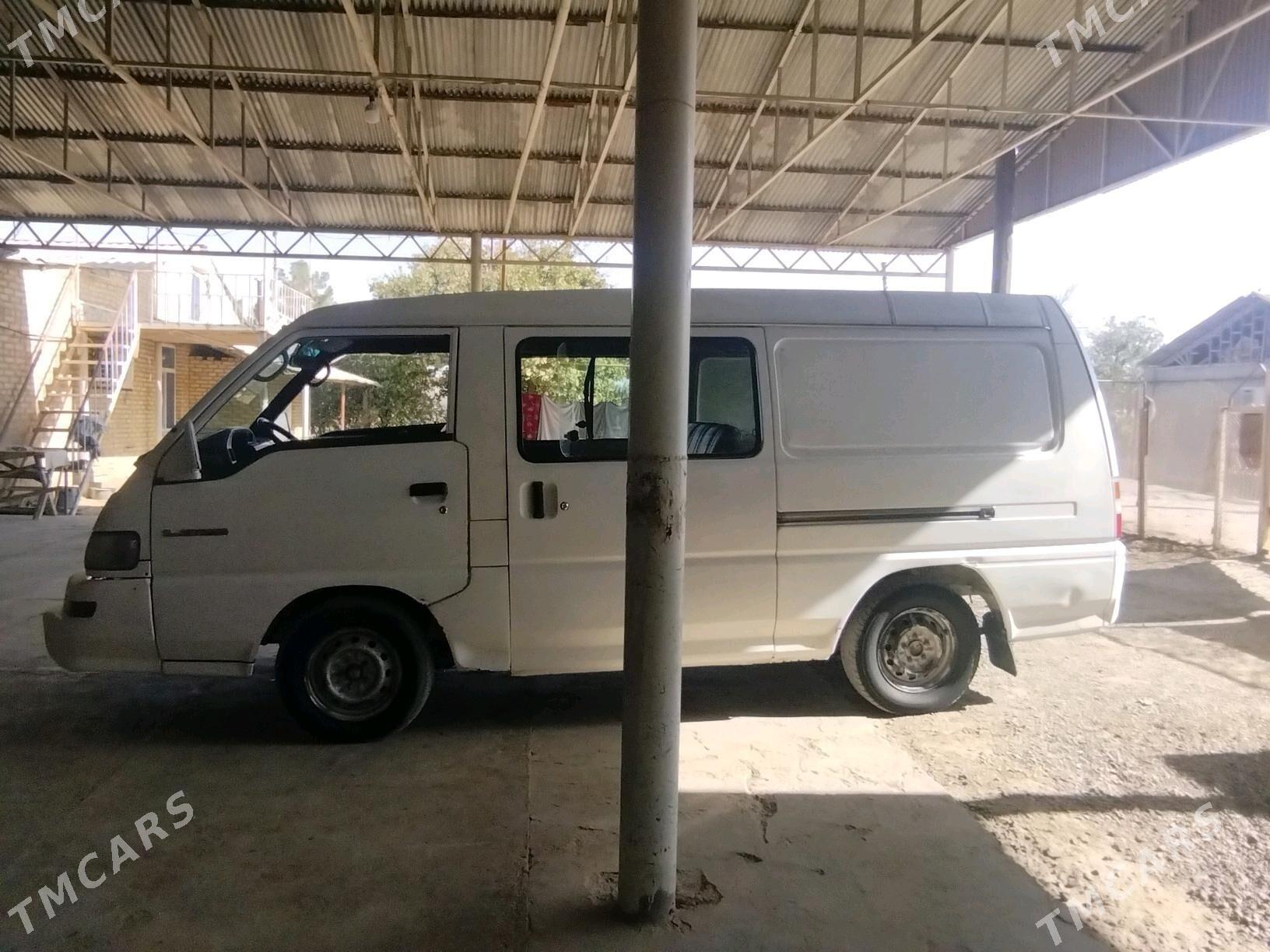 Toyota Hiace 2001 - 80 000 TMT - Ёлётен - img 6