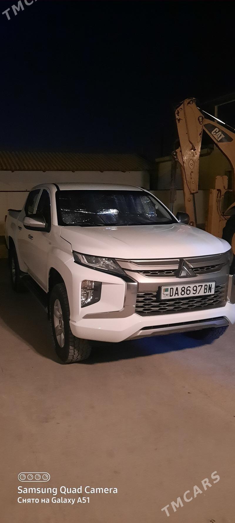 Mitsubishi L200 2020 - 300 000 TMT - Balkanabat - img 2