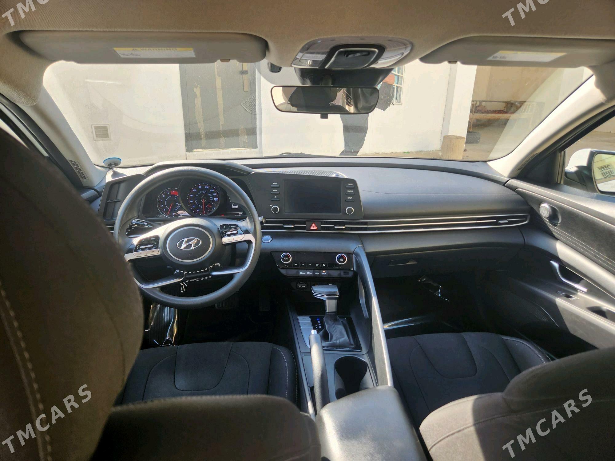 Hyundai Elantra 2021 - 250 000 TMT - Podwoýski köç. (Bitarap Türkmenistan şaýoly) - img 2