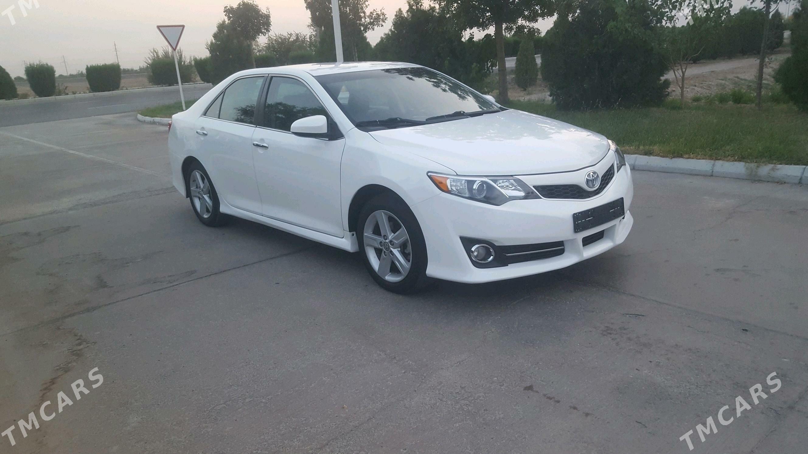 Toyota Camry 2012 - 240 000 TMT - Дашогуз - img 3