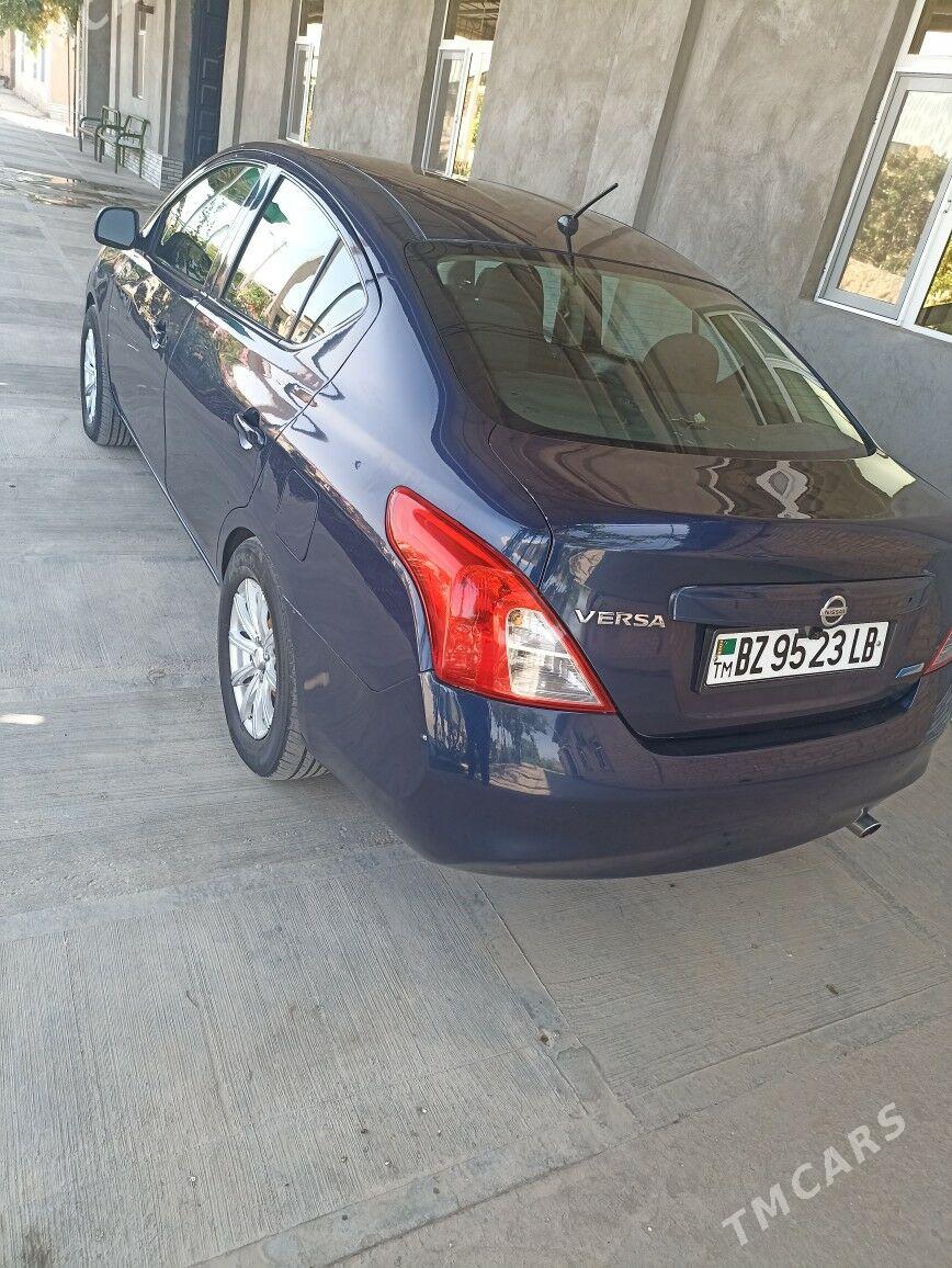 Nissan Versa 2012 - 110 000 TMT - Türkmenabat - img 4