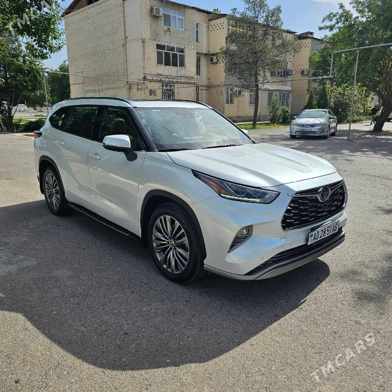 Toyota Highlander 2022 - 744 000 TMT - Ашхабад - img 2