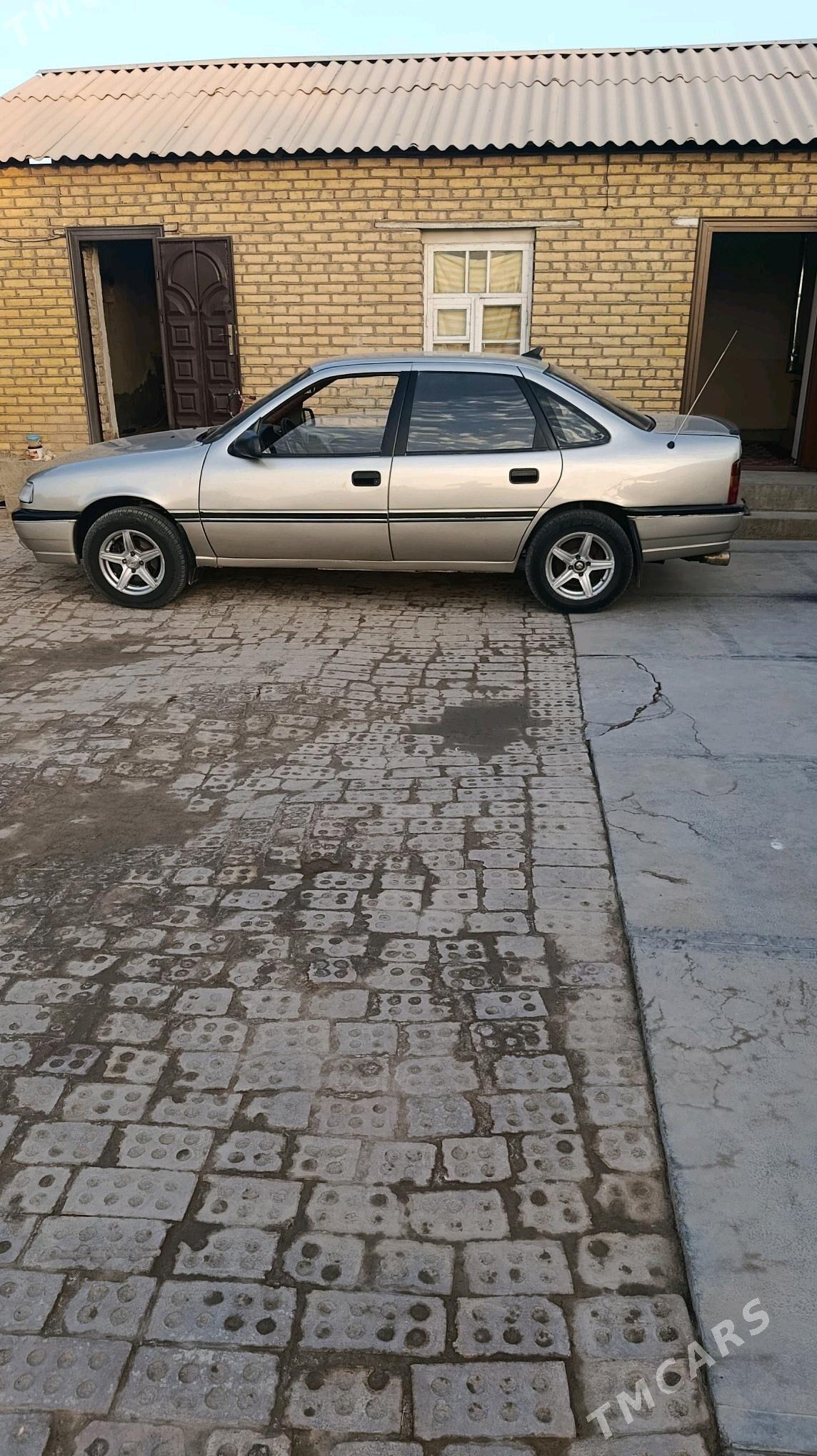 Opel Vectra 1991 - 40 000 TMT - Сакарчага - img 4