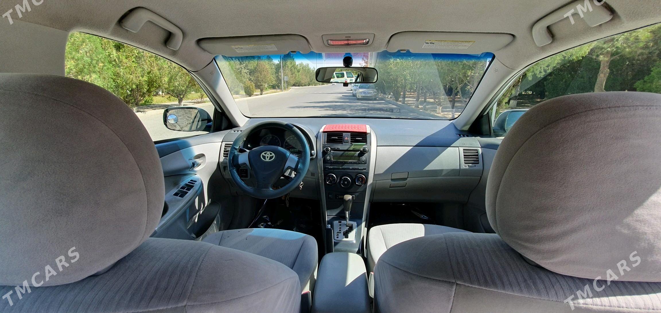 Toyota Corolla 2010 - 139 000 TMT - Кëши - img 7