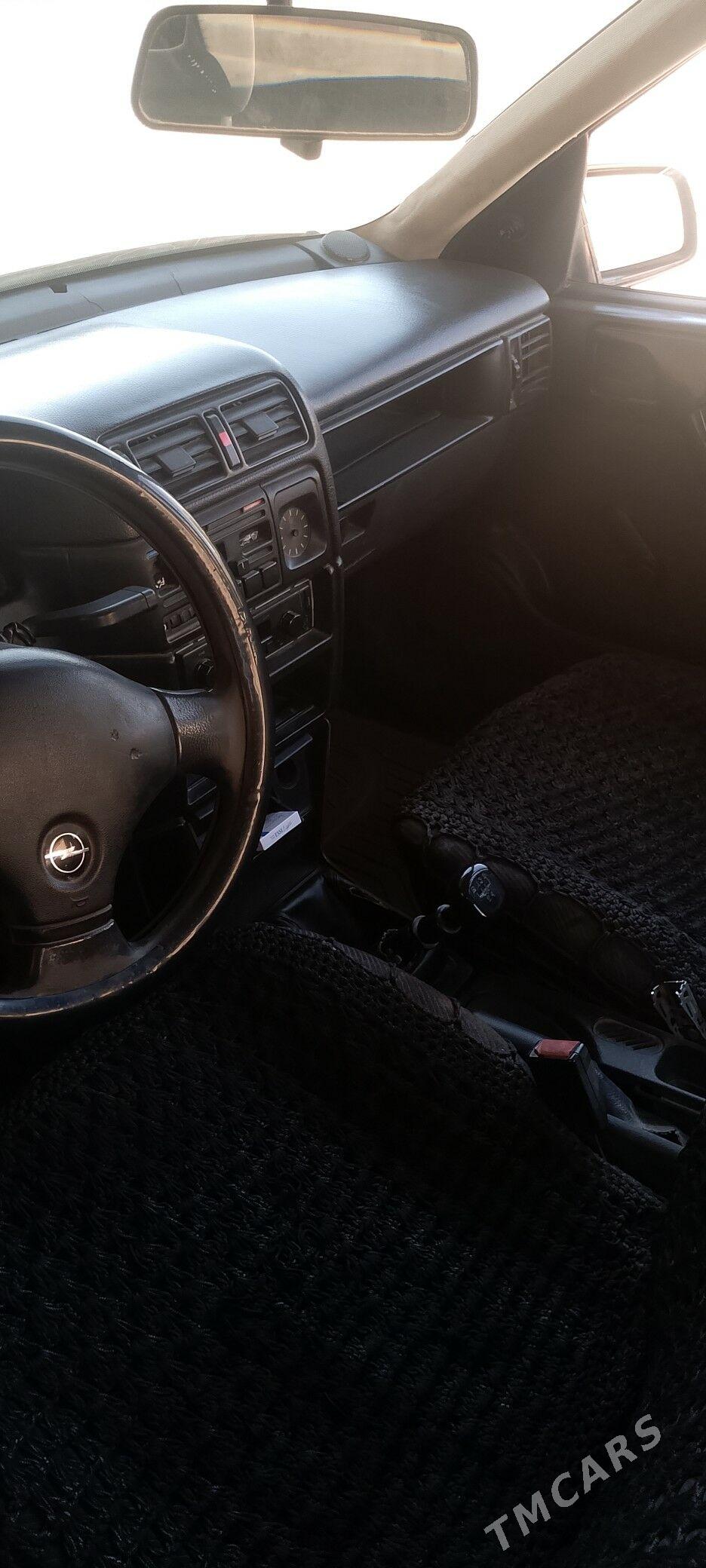 Opel Vectra 1992 - 28 000 TMT - Mary - img 4